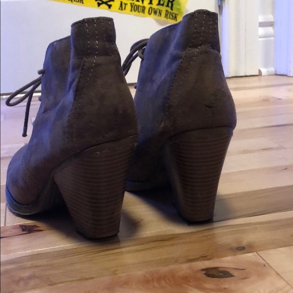 Ankle booties - Picture 3 of 4